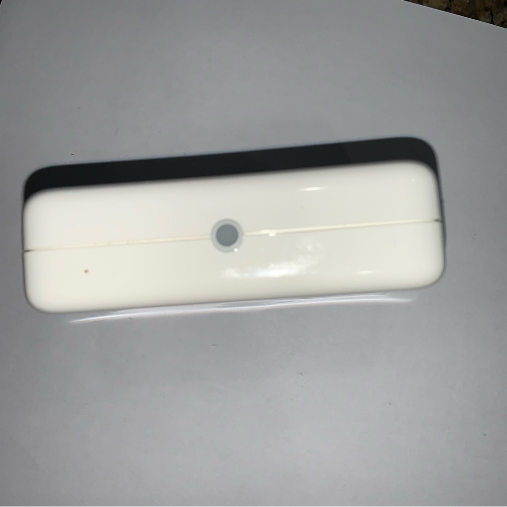 A1264 Apple AirPort Express base station - Picture 3 of 4